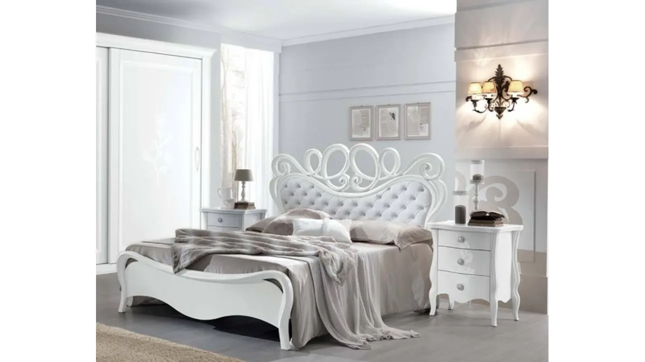 Letto laccato Bianco con testiera lavorata in ecopelle Dafne di Euro Design