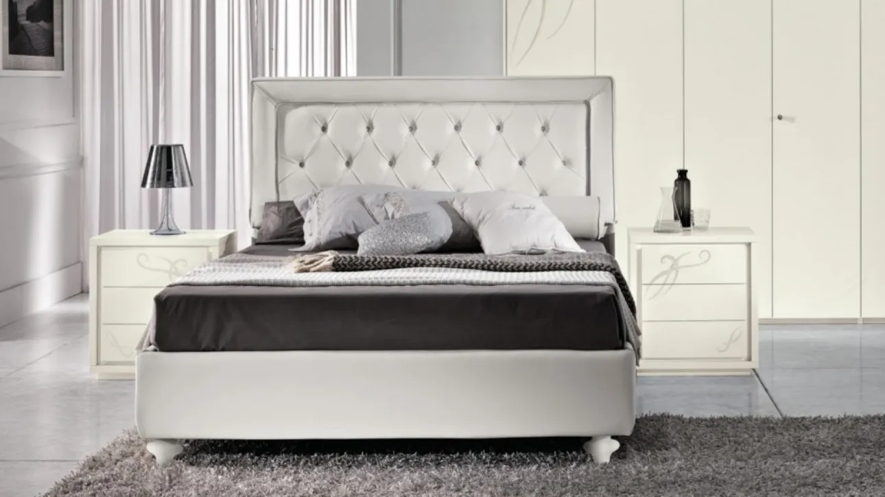 Letto Gloria con testiera capitonné e box contenitore di Euro Design